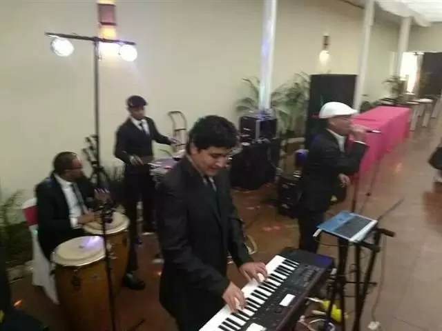 Cantante cubano, grupo musical image 5