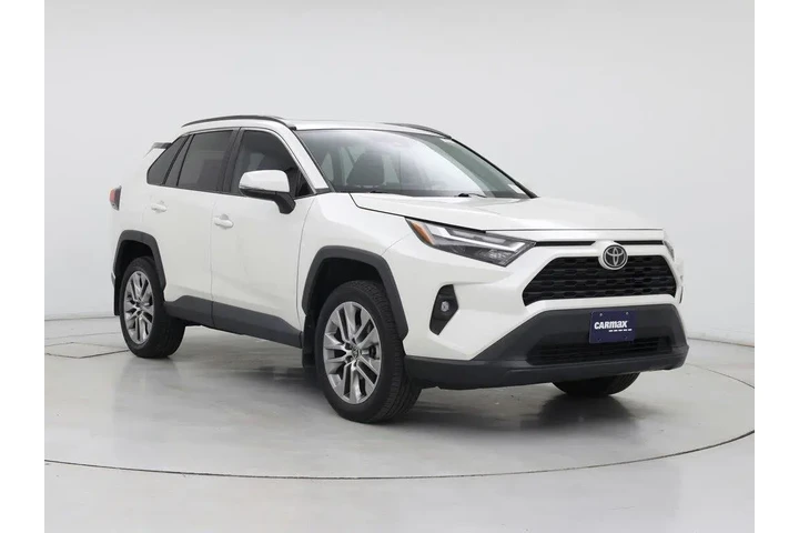 $31998 : Toyota RAV4 2022 AWD XLE Pre image 1