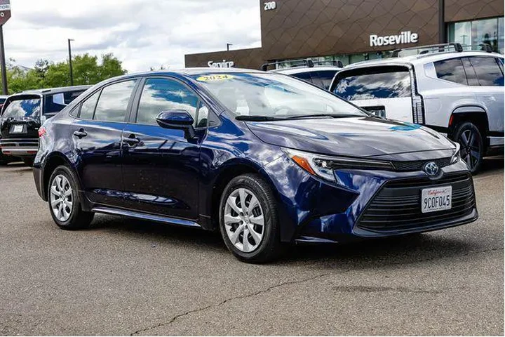 $23998 : Toyota Corolla Hybrid 2024 L image 6