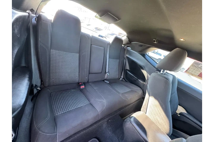 $15980 : 2019 Challenger SXT RWD image 9