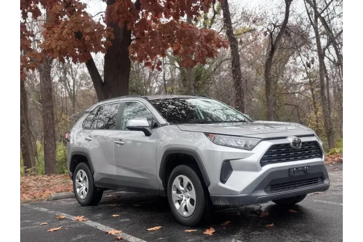 $15999 : 2021 RAV4 LE image 2