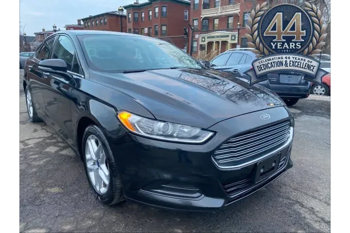 2013 Fusion SE image 2