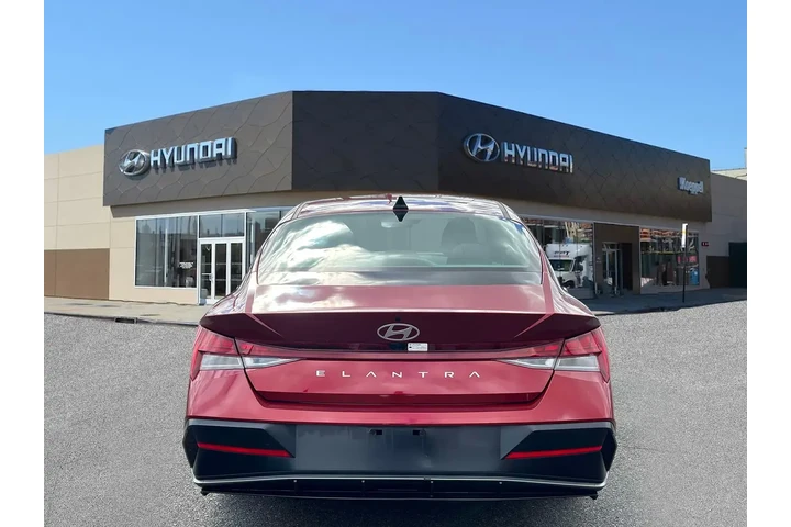 $19495 : Hyundai ELANTRA 2024 SEL 4dr image 7