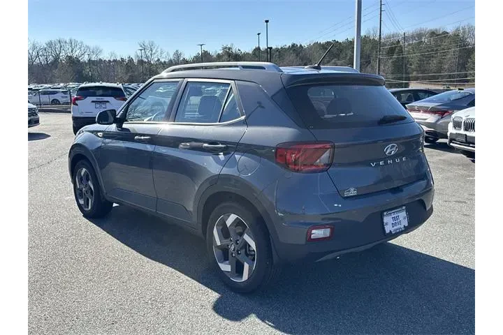 $20015 : Hyundai VENUE 2025 SEL 4dr C image 5