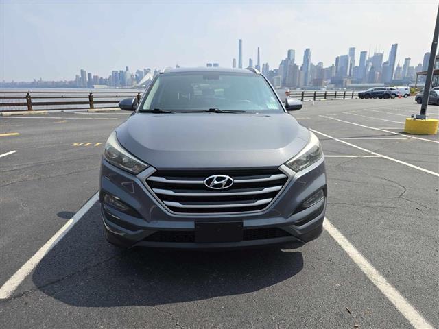 $11495 : 2017 HYUNDAI TUCSON image 4