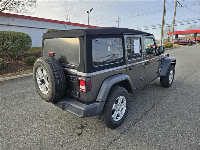 $30000 : PRE-OWNED  JEEP WRANGLER UNLIM image 3