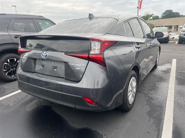 $19990 : PRE-OWNED 2022 TOYOTA PRIUS L image 10