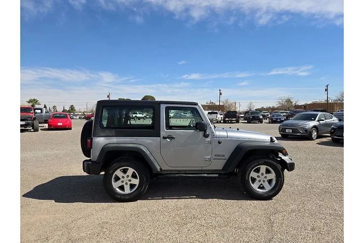 $15995 : Jeep Wrangler 2016 4x4 Sport image 2