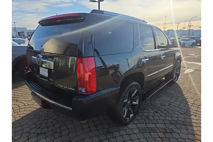 $16998 : 2011 Escalade Premium image 5
