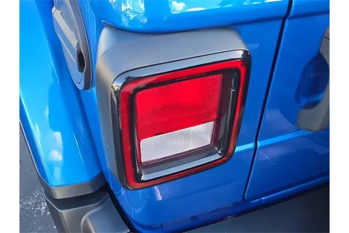 $36990 : Jeep Wrangler 2023 4x4 Rubic image 5