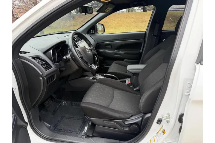 $15995 : 2020 Outlander Sport ES image 10