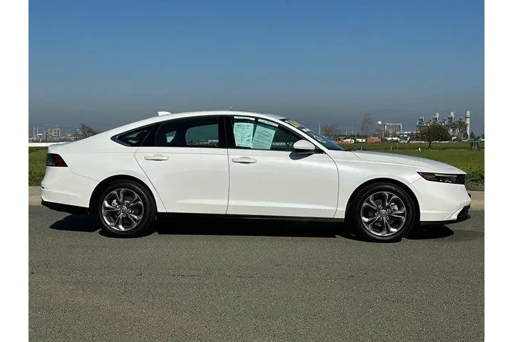 $26491 : Honda Accord 2024 EX 4dr Sed image 3