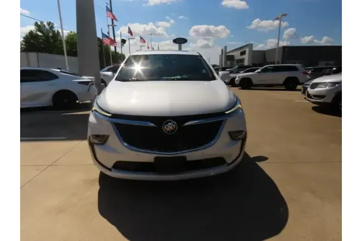 $35945 : Buick Enclave 2023 Avenir 4d image 4