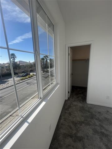 $700 : RENT 1 room North Fontana image 5