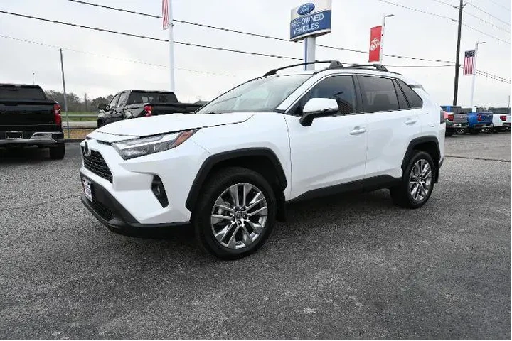 $30981 : Toyota RAV4 2024 XLE Premium image 7