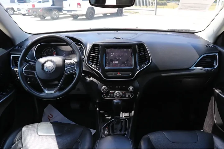 2019 Cherokee image 2