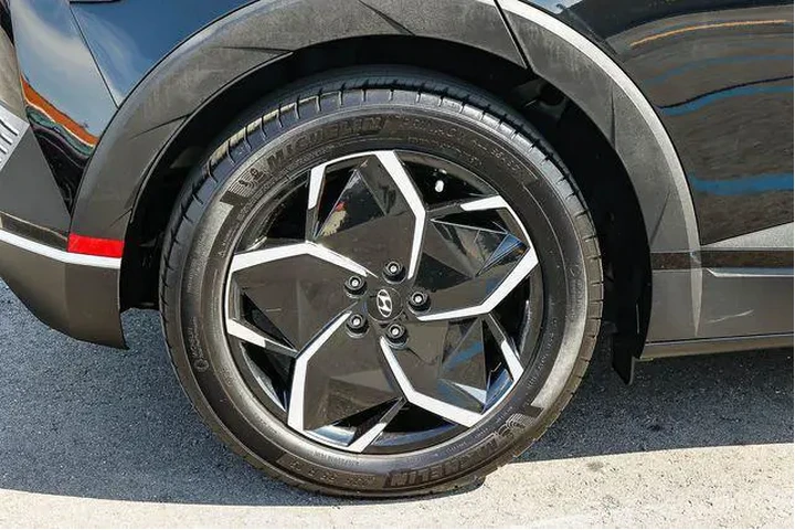 $24498 : Hyundai IONIQ 5 2023 SEL 4dr image 8