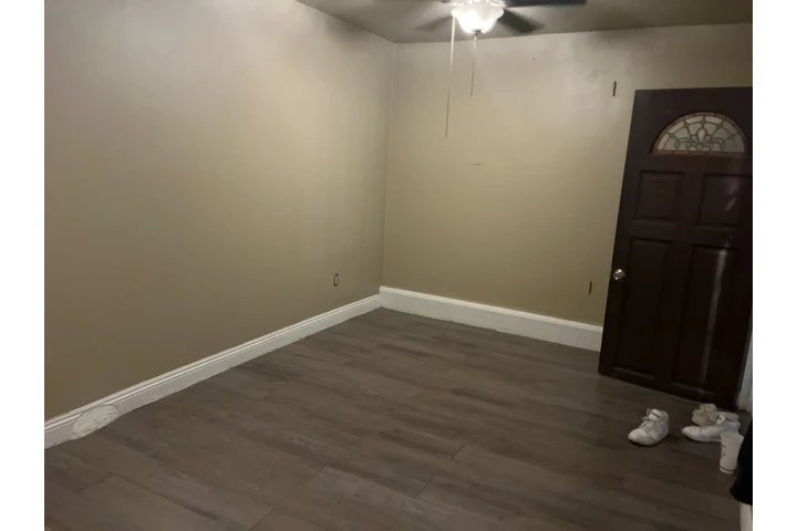 $1100 : Apartamento de renta image 2