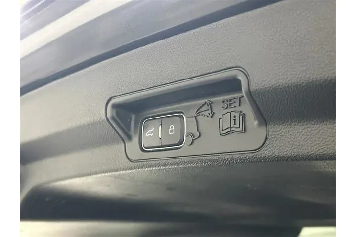 $17750 : Ford Explorer 2020 AWD XLT 4 image 9