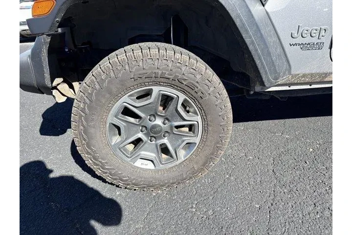 $17988 : Jeep Wrangler Unlimited 2018 image 9
