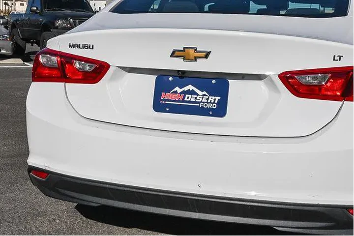 $17388 : Chevrolet Malibu 2023 LT 4dr image 10