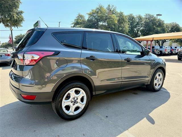 $11950 : 2017 FORD ESCAPE S image 7