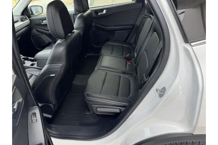 $27944 : Ford Escape 2023 AWD Platinu image 6