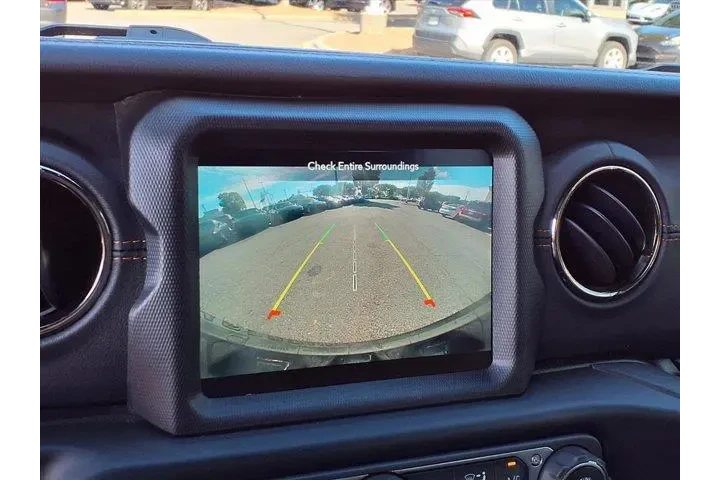 Jeep Wrangler Unlimited 2021 image 10