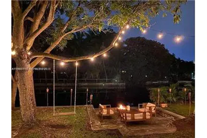 $6950 : Rental property with 3 bedro image 10