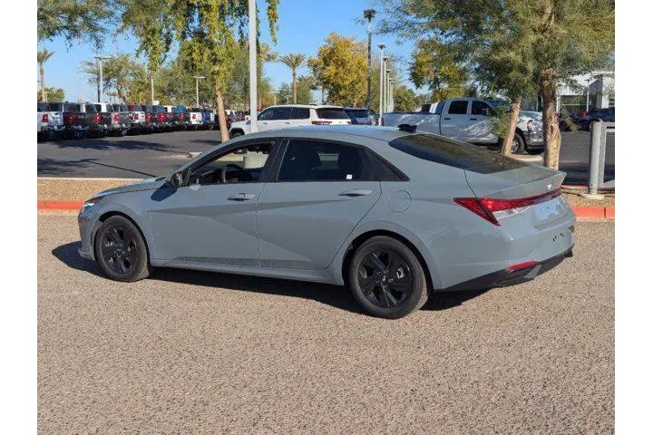 $17990 : Hyundai ELANTRA 2023 SEL 4dr image 6