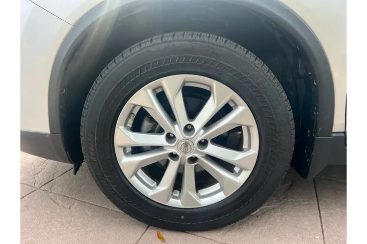 $8700 : 2016 Rogue SV image 9