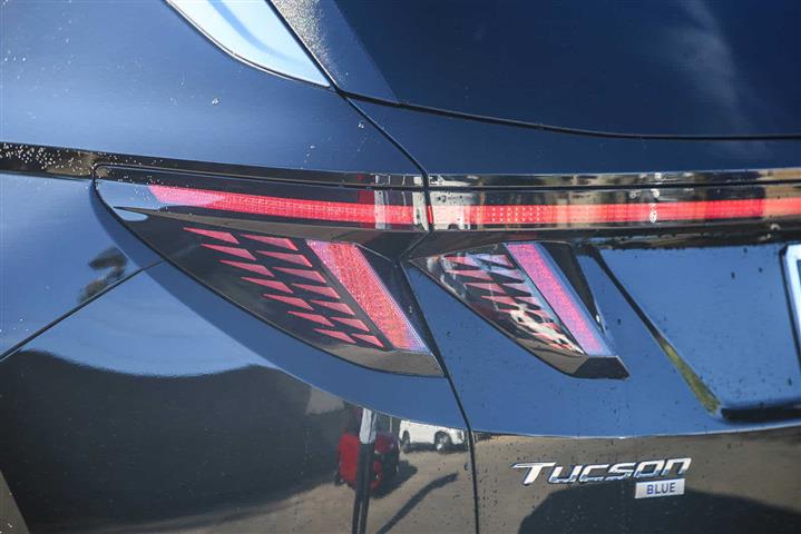 $17990 : Pre-Owned  Hyundai Tucson Hybr image 6