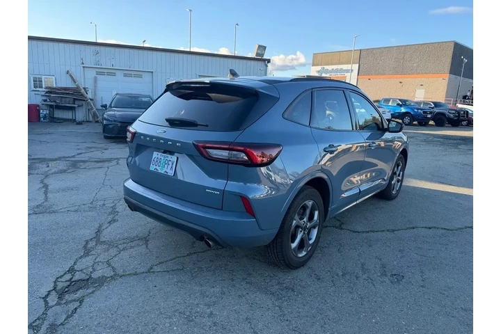 $22500 : Ford Escape 2023 AWD ST-Line image 5