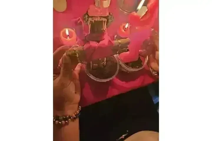 EL AMOR NO SE RUEGA SE DOMINA image 1