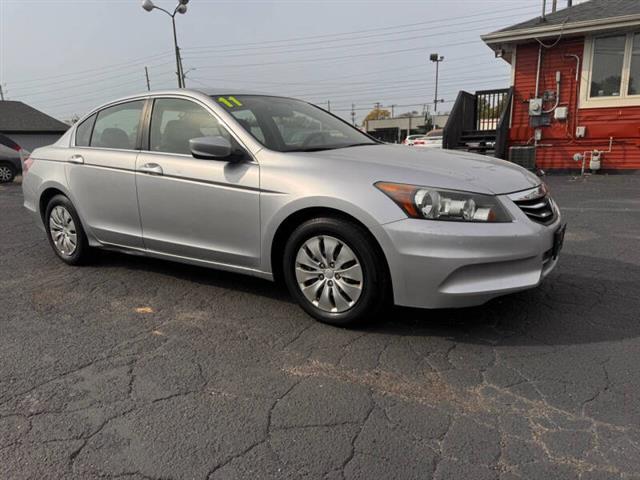 $8982 : 2011 Accord LX image 3