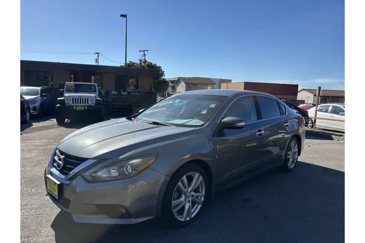 $11999 : 2016 Altima 3.5 SL image 2