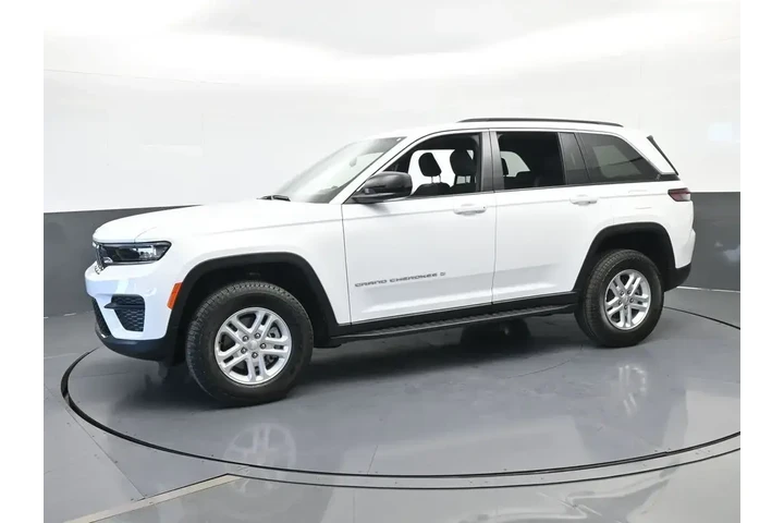 $31999 : Jeep Grand Cherokee 2025 4x2 image 2