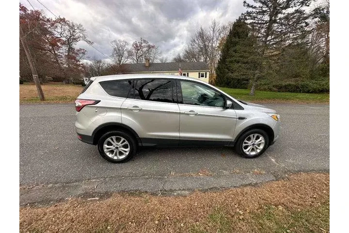 $8495 : Ford Escape 2017 SE 4dr SUV image 6