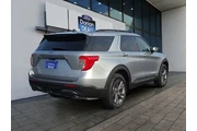 $32995 : Ford Explorer 2023 AWD XLT 4 thumbnail