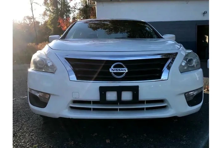 $7900 : 2015 Altima image 7