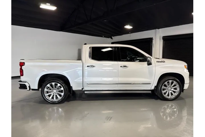 2023 Chevrolet Silverado 1500 image 3