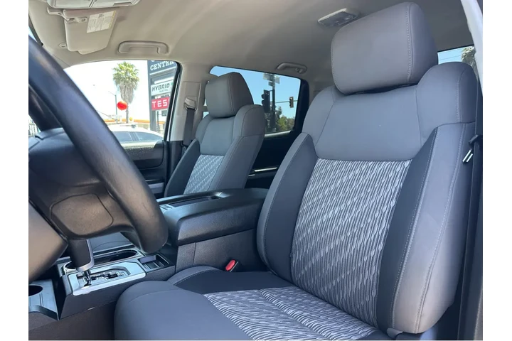$39997 : 2020 Tundra 4WD SR5 image 8