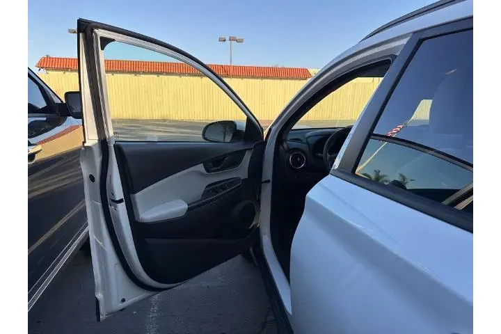 $19250 : Hyundai KONA 2023 SEL 4dr Cr image 6