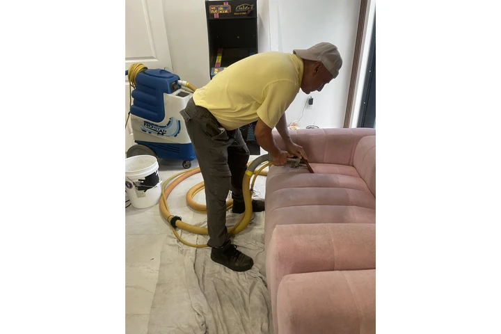 LAVADO DE SOFA 305.922.4170 image 1