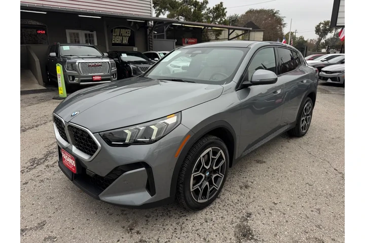 2025 BMW X2 xDrive28i image 1