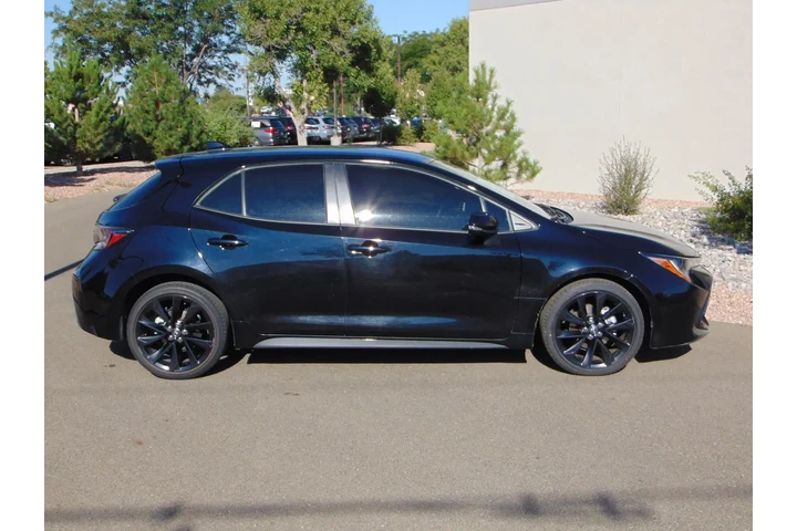 $23745 : 2021 Corolla Hatchback Nights image 3
