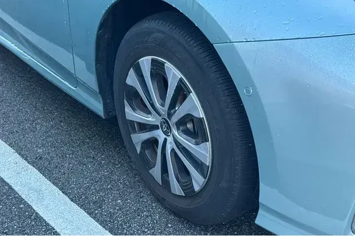 $28991 : Toyota Prius 2022 AWD Nights image 4