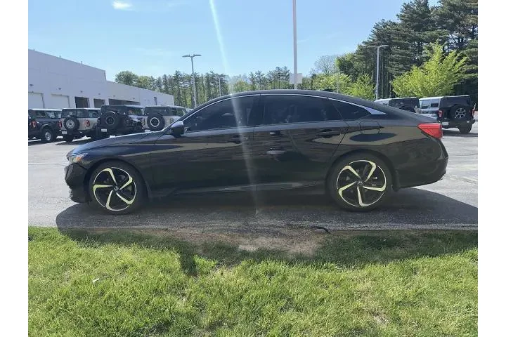 $15420 : Honda Accord 2018 Sport 4dr image 2