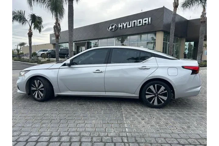 $14995 : Nissan Altima 2020 2.5 SV 4d image 6