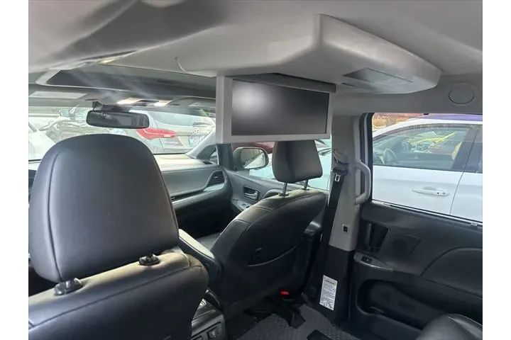 $24999 : Toyota Sienna 2019 SE 8-Pass image 9